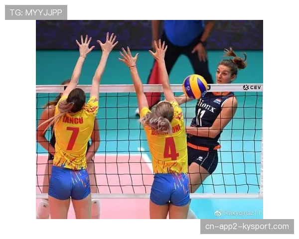 特写：经历跟腱撕裂重伤，荷兰女排名将布伊吉斯重返训练场